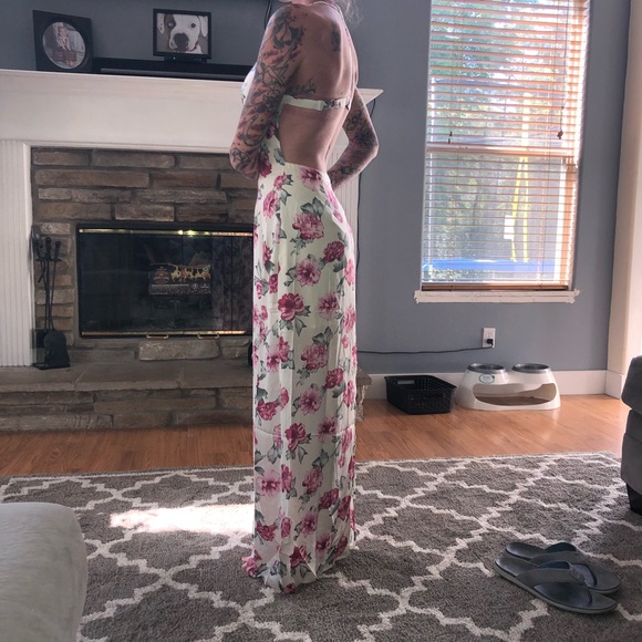 π Backless Maxi Cream Floral Dress - Picture 7 of 8